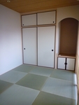 琉球畳と床の間下がり壁を丸くすることで、個性的なかわいらしい和室になりました